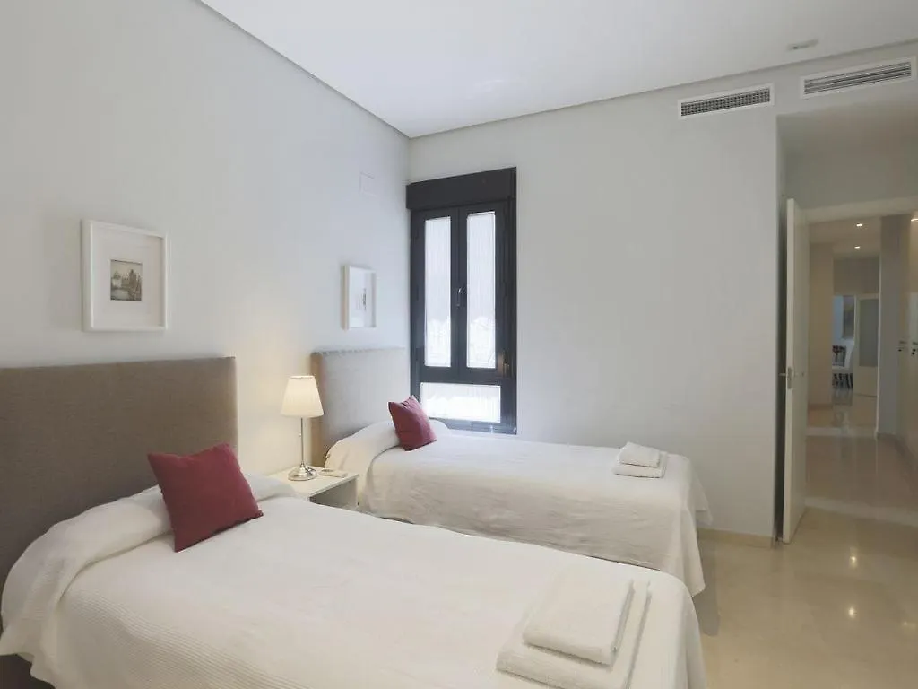 Epicenter II Nuevo Y Lujoso Apto Parking Gratis Perfecta Ubicacion Seville Apartment